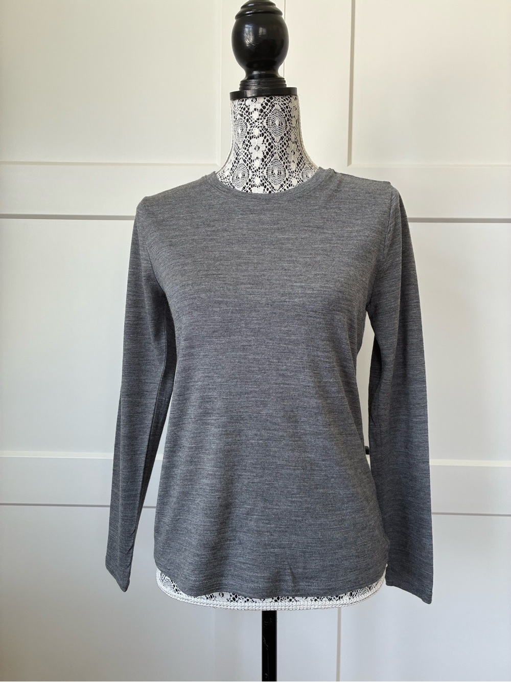 Unbound Merino Women's Long-Sleeve Crewneck T-shirt - Gray